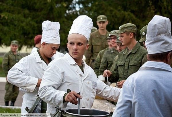 На фотографии изображен уникальный военный объект - 190-я школа военных поваров.